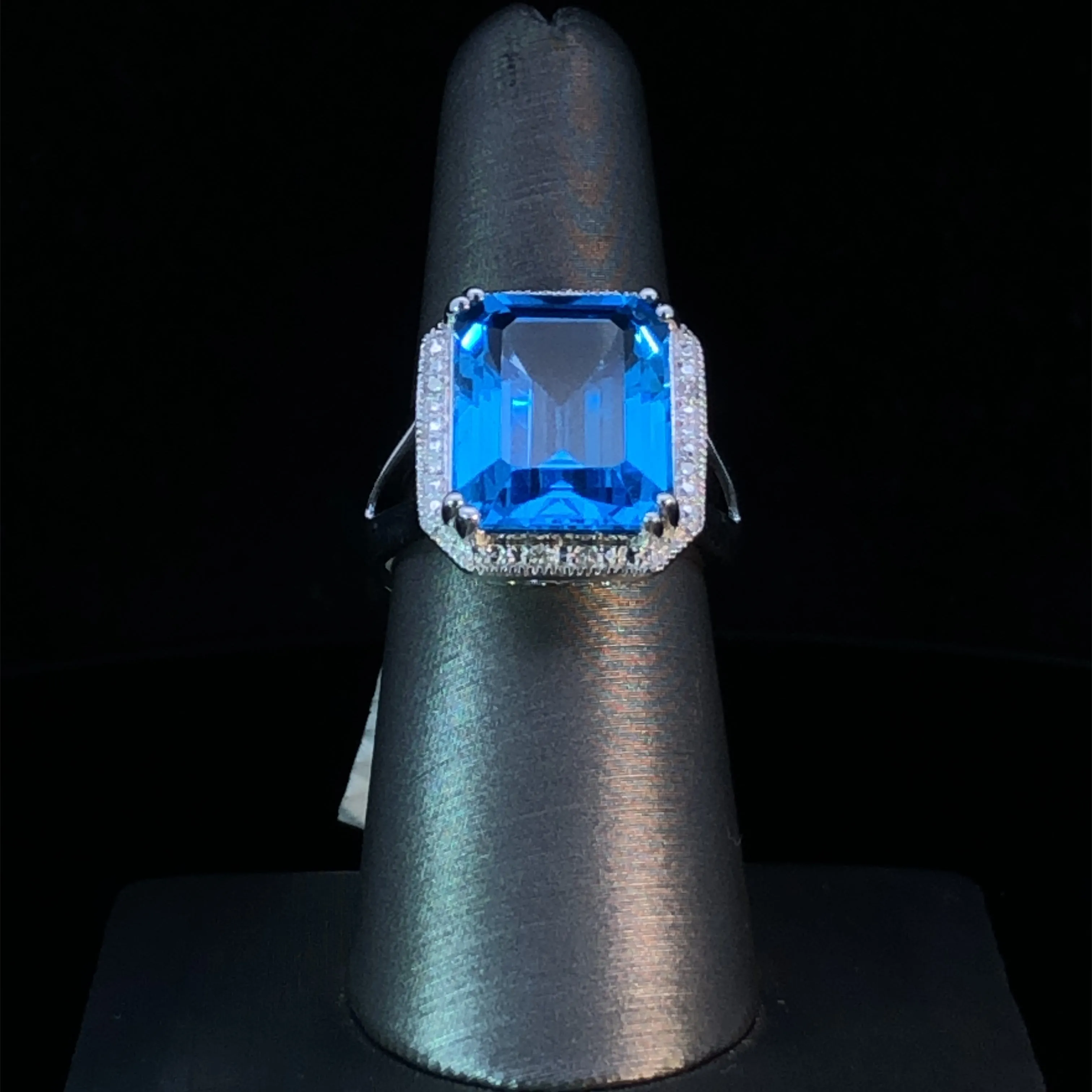 143046 - 10.31 ctw blue topaz and diamond ring