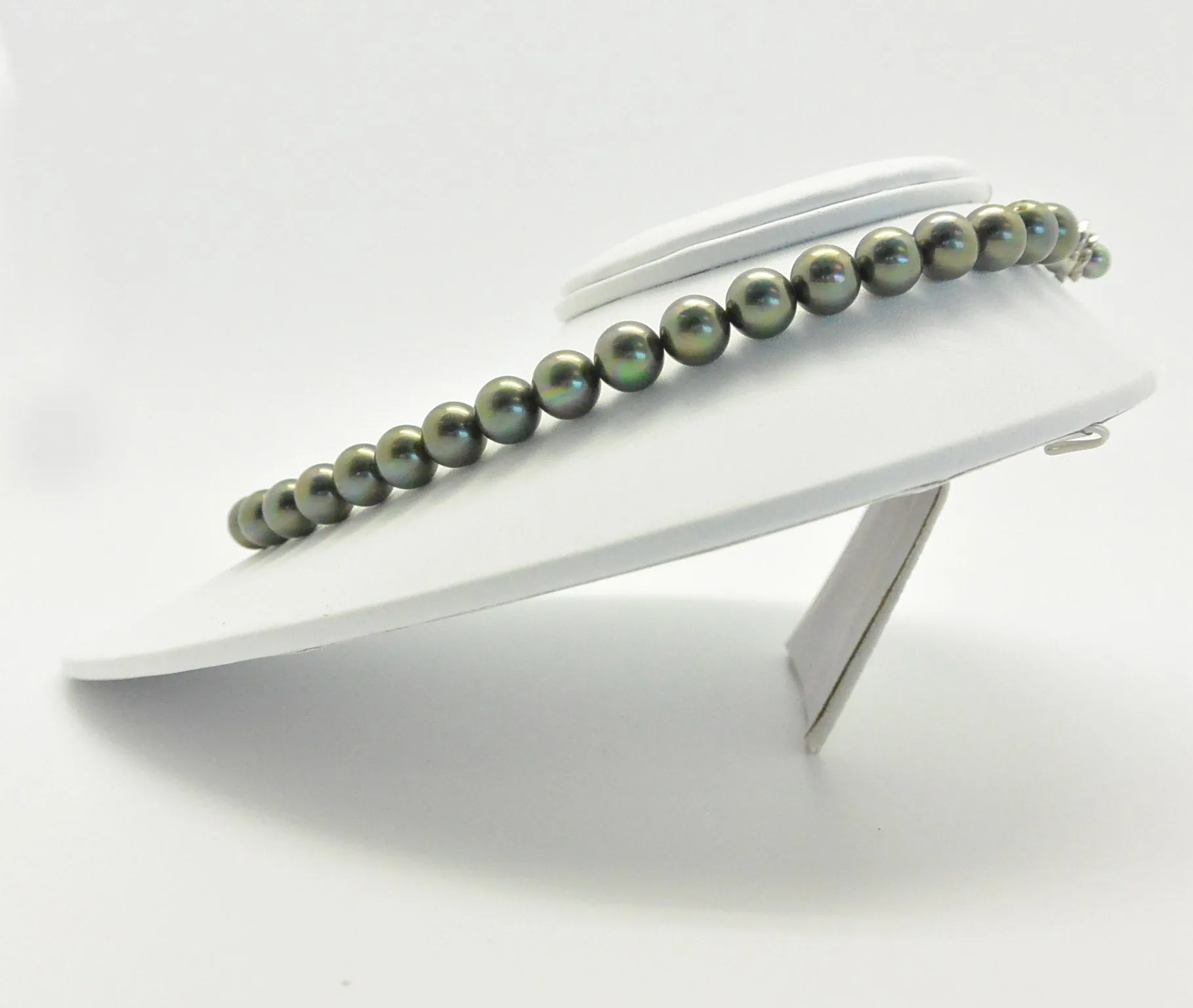 4"H Flat Round Lay Down White Leatherette Necklace Display