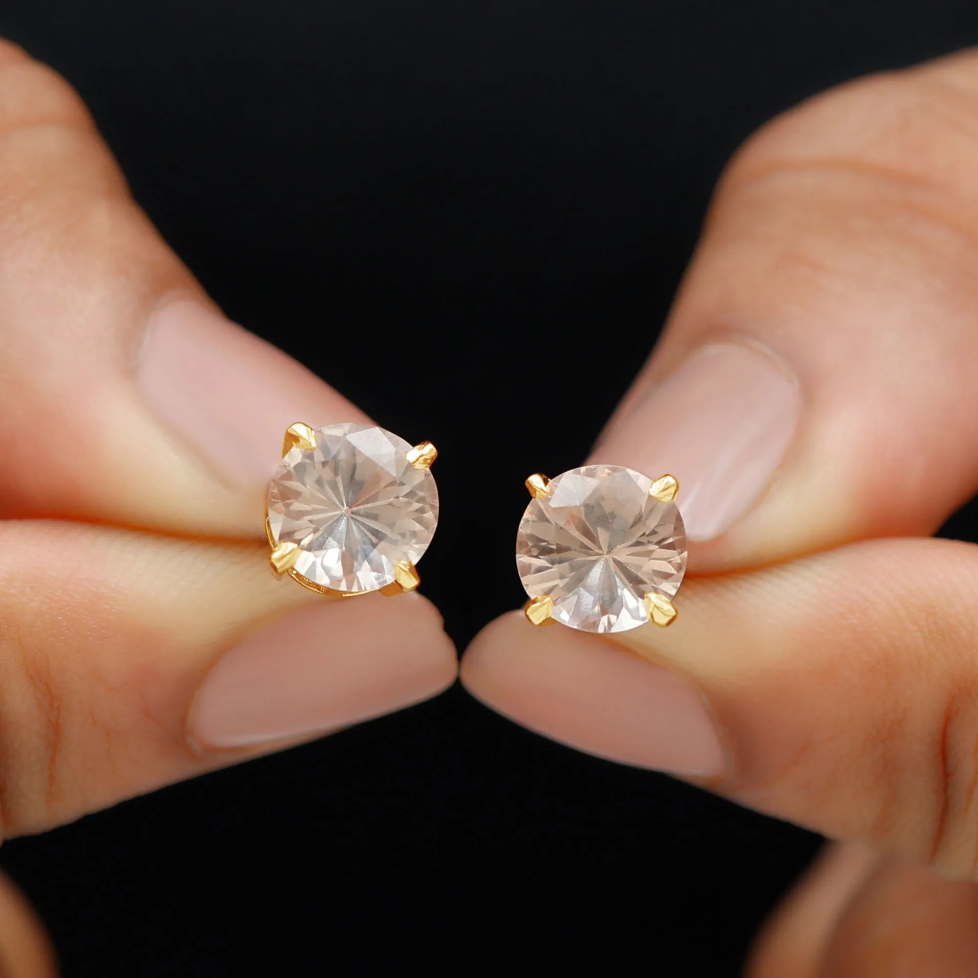 8 MM Round Morganite Solitaire Stud Earrings in Claw Setting