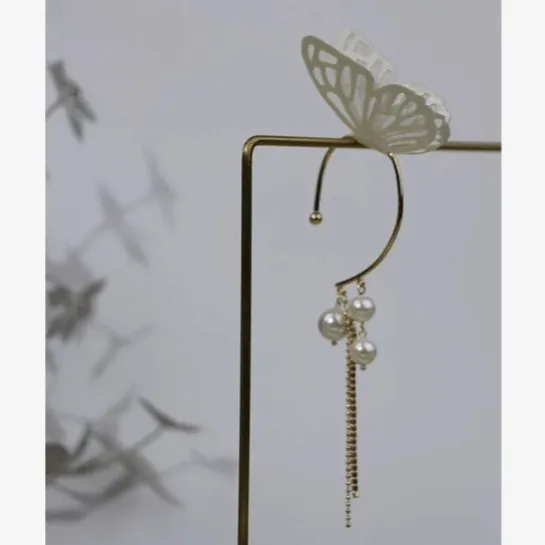 Chic Hollow Butterfly Pearl Ear Cuff Wrap Earring