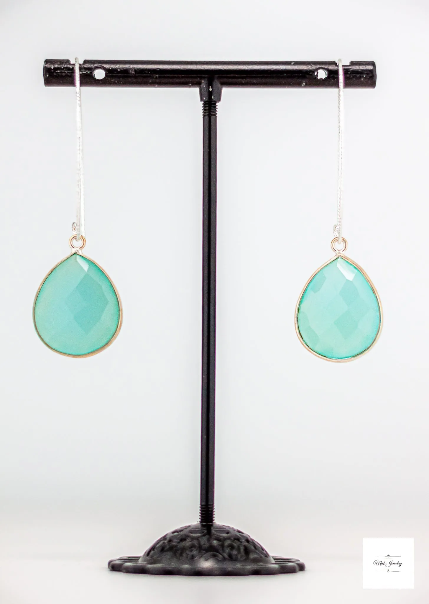 Chic Sea Blue Chalcedony Earrings: Chic Aqua Blue Silver Statement Earring