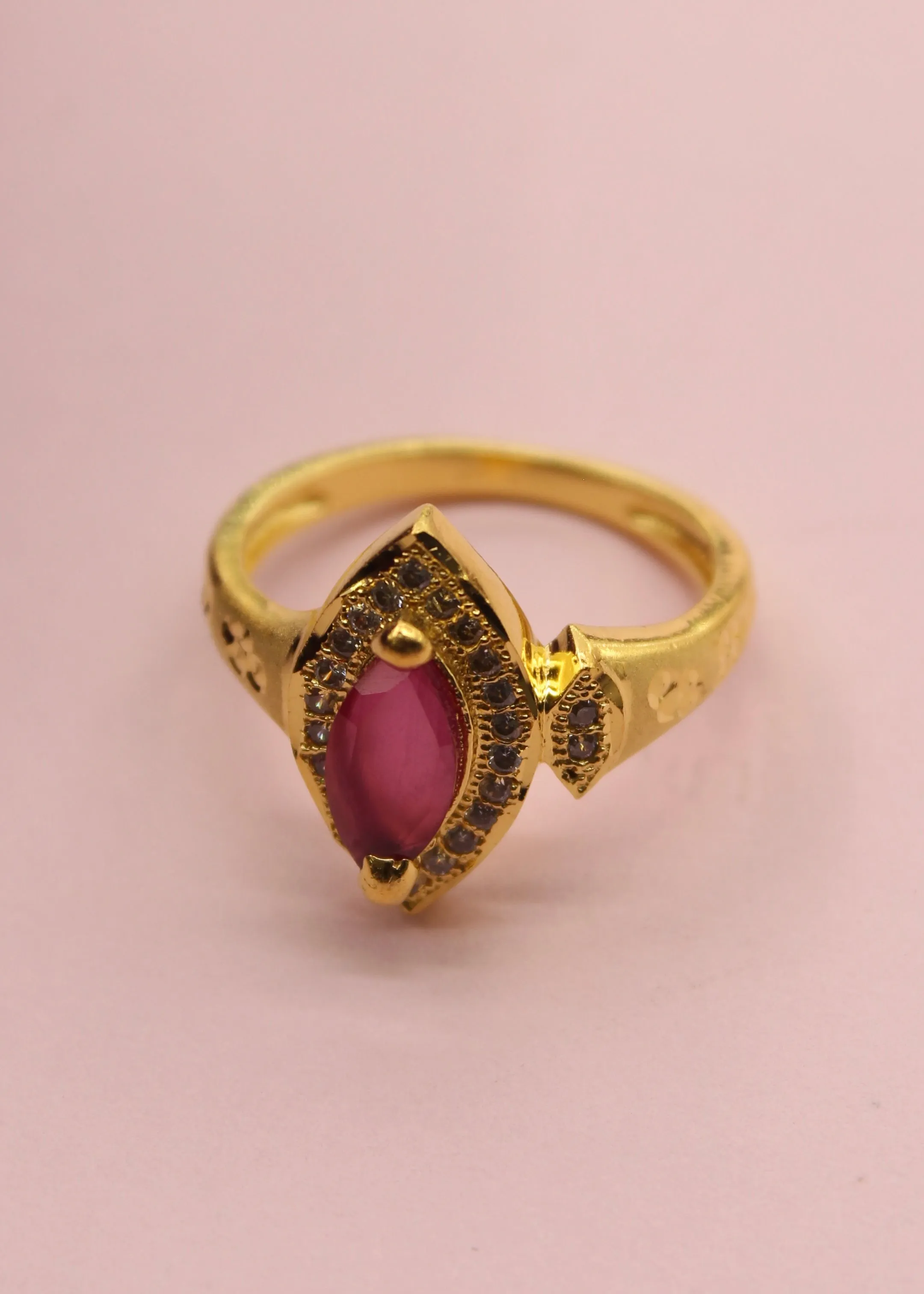 CLASSIC GOLD PLATED FINGER RING