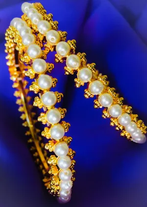 CLASSIC PEARL BANGLES