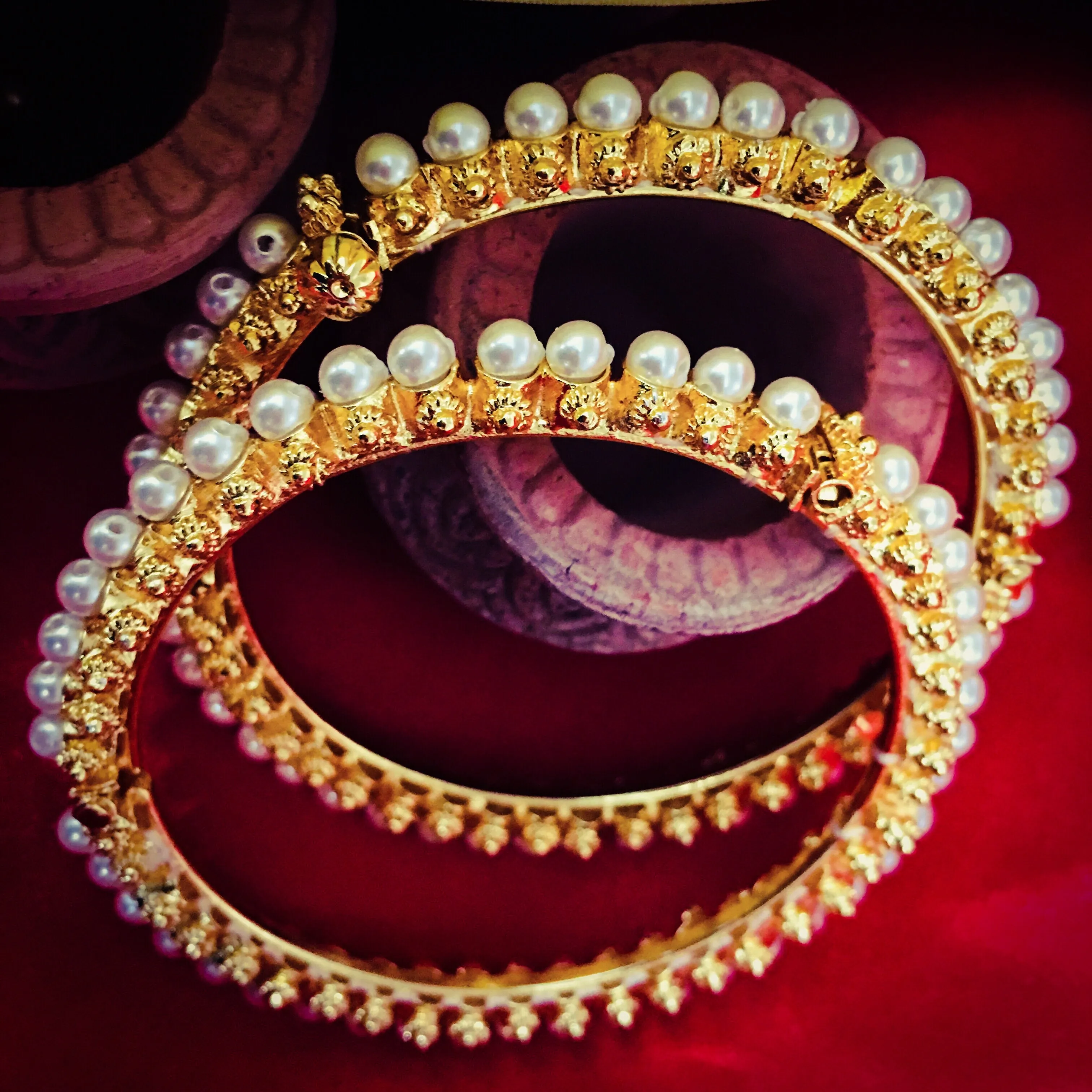 CLASSIC PEARL BANGLES