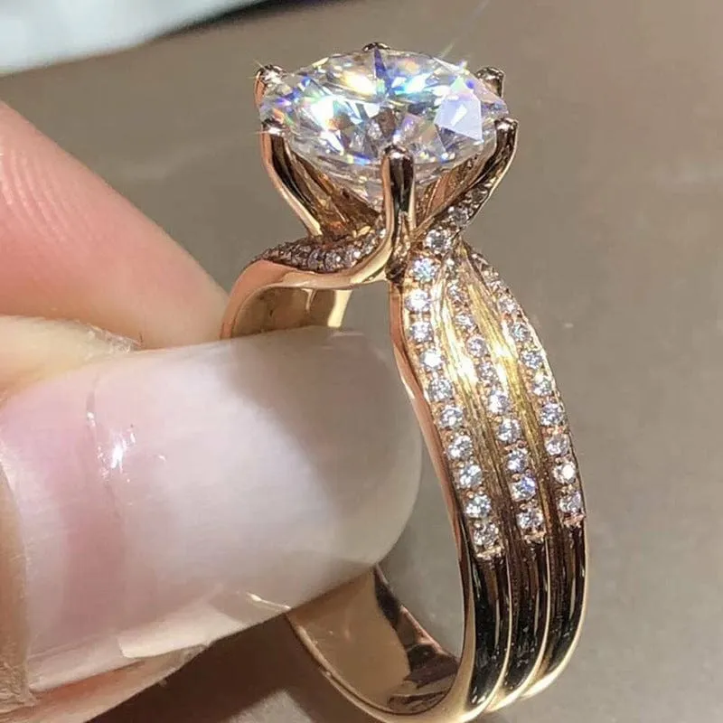 Classic Triband Engagement Ring: Timeless Beauty 💍