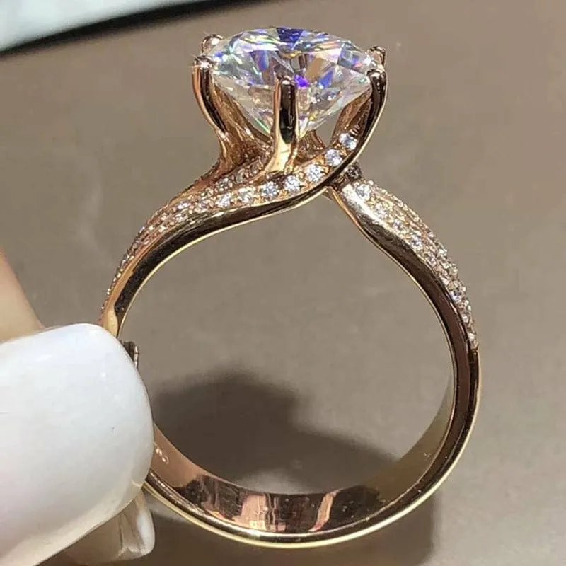 Classic Triband Engagement Ring: Timeless Beauty 💍