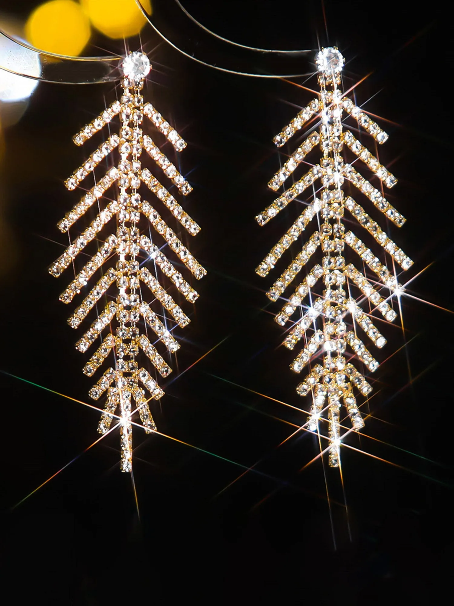 Claw Chain Tassel Earrings