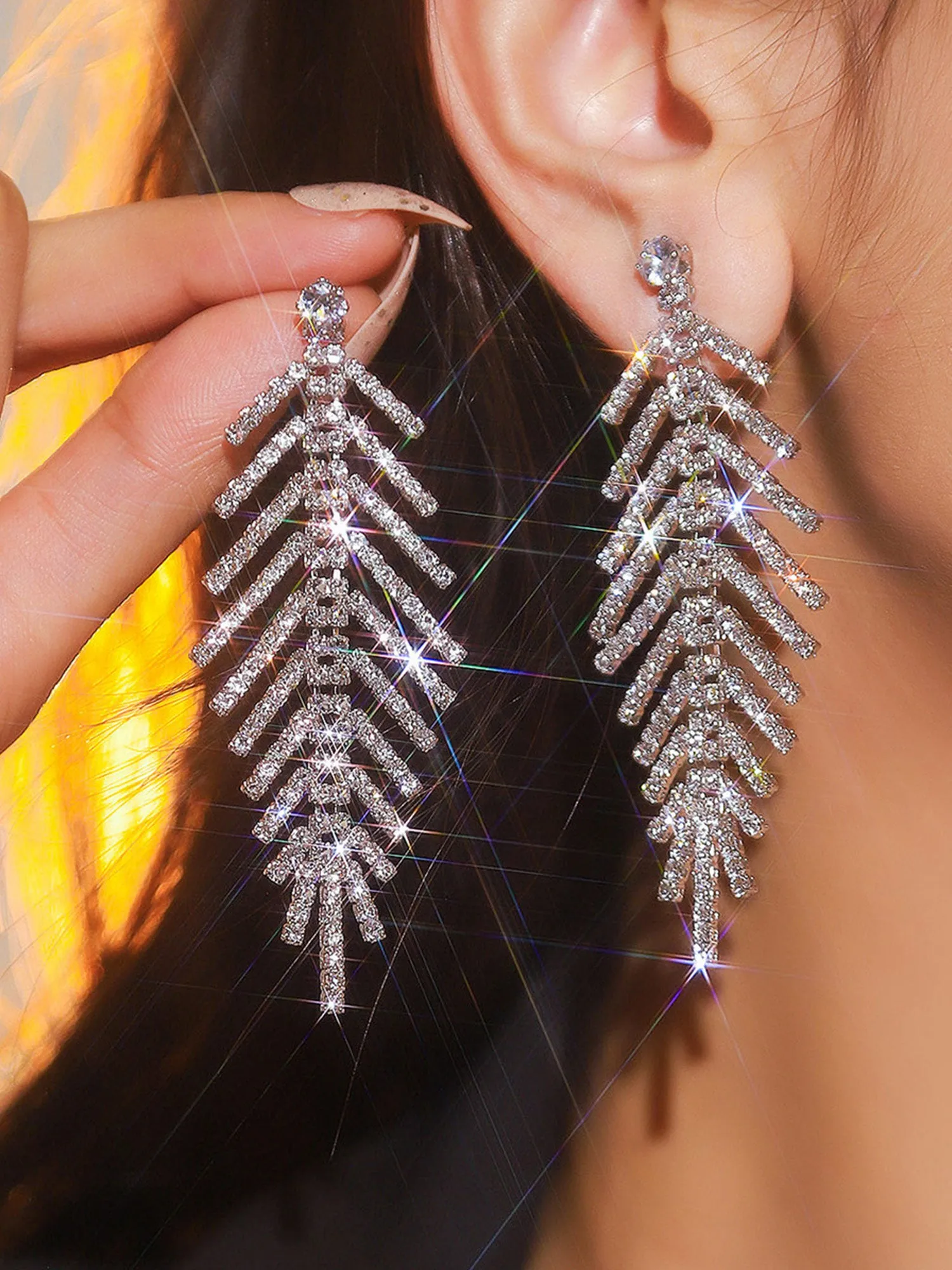 Claw Chain Tassel Earrings