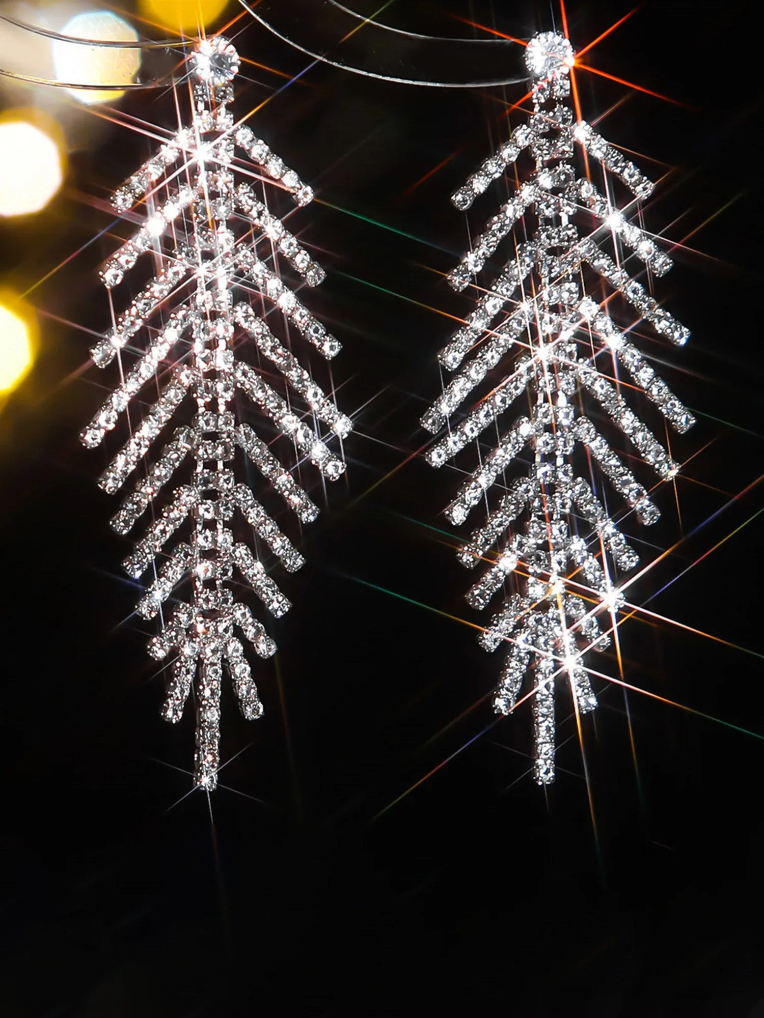 Claw Chain Tassel Earrings