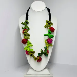 FICKLESTICKS Bottlebrush Wreath - RED AND GREEN