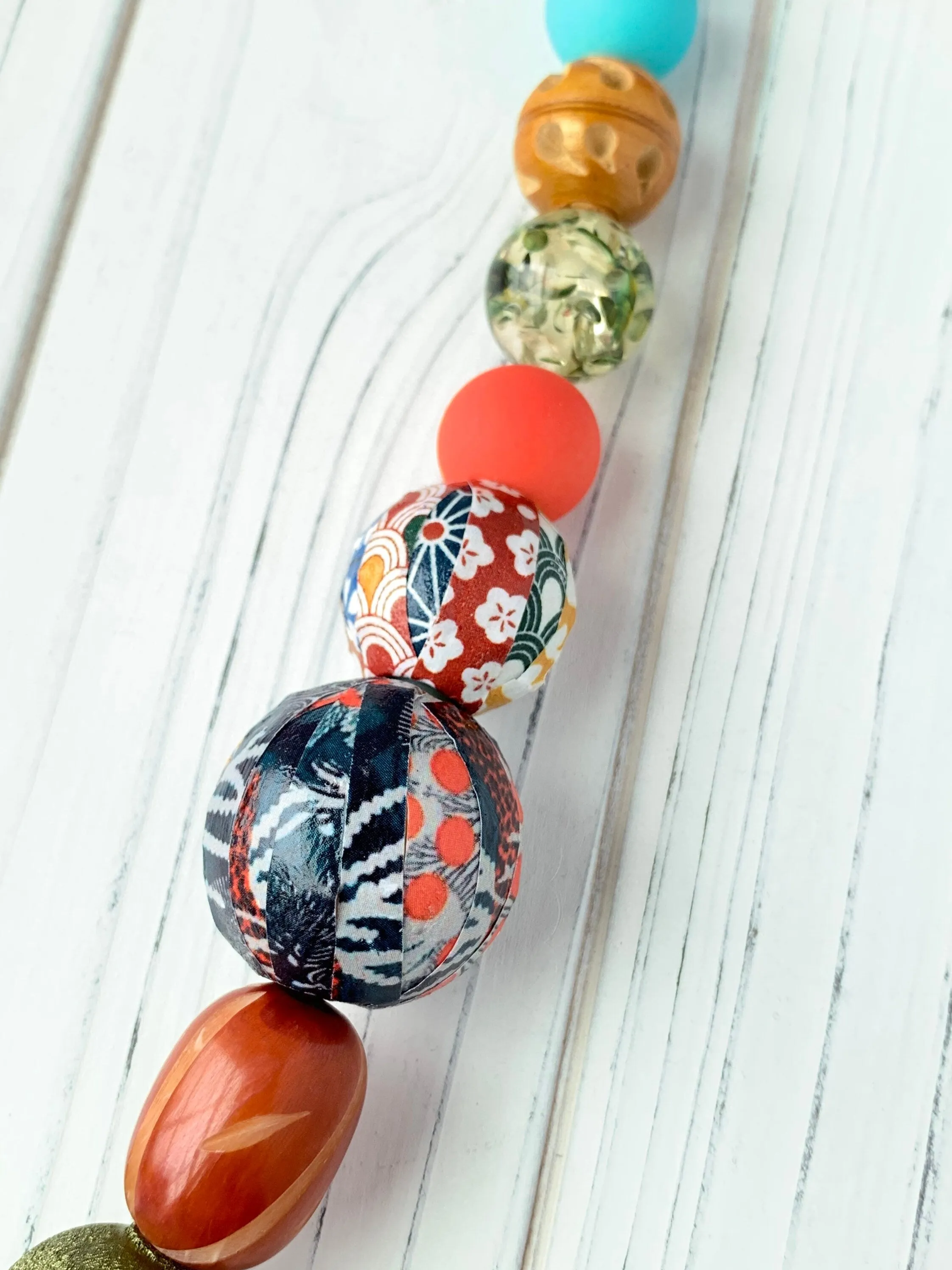 Fossil Queen Mum Necklace