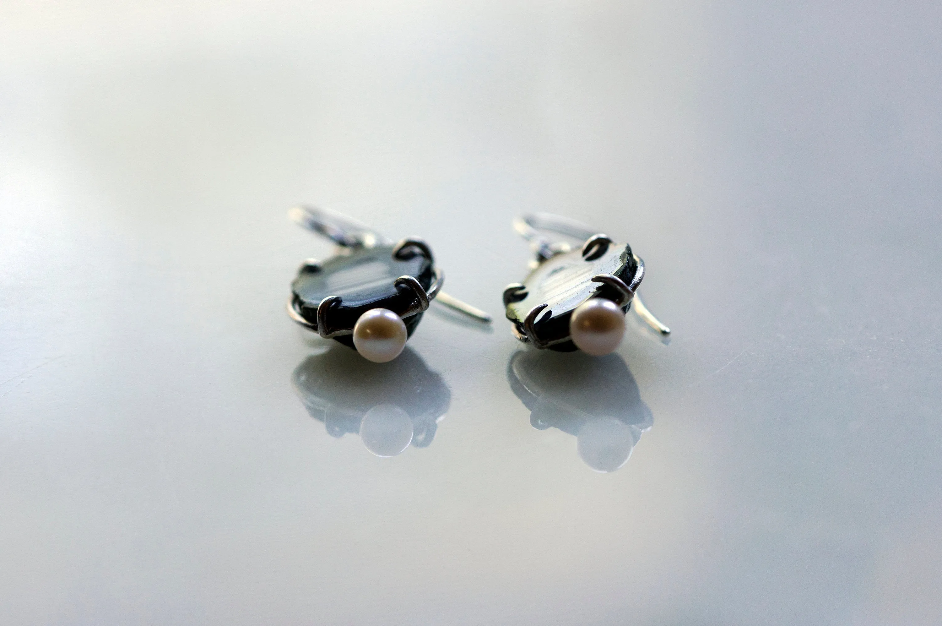 Geode and freshwater pearl earrings