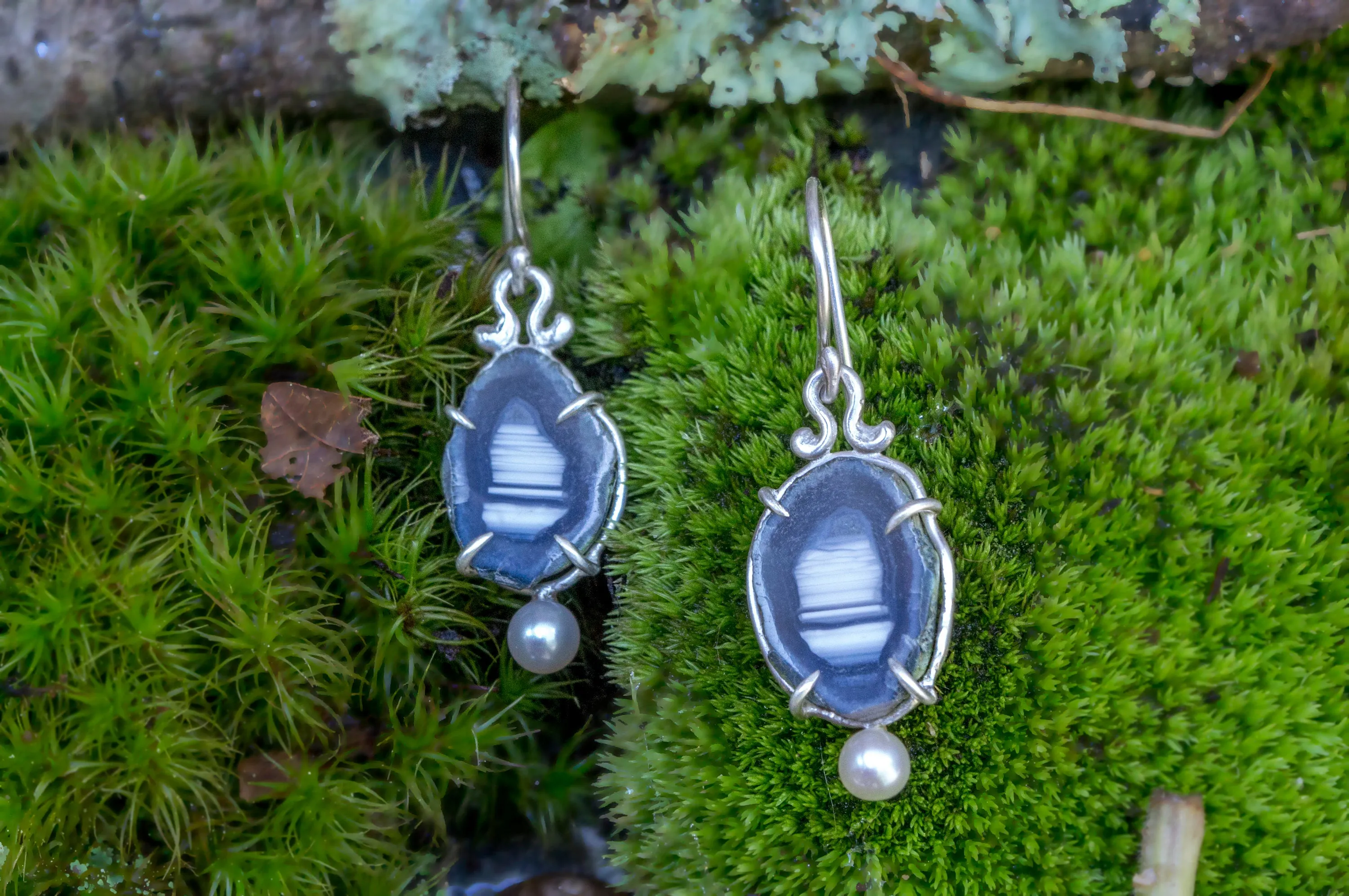 Geode and freshwater pearl earrings