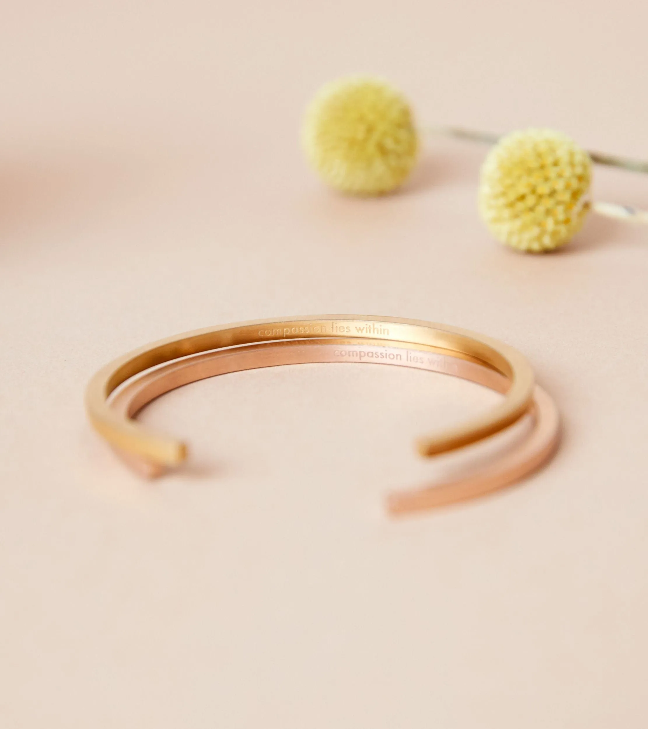 GOLD BANGLE | ILSE COLLECTION