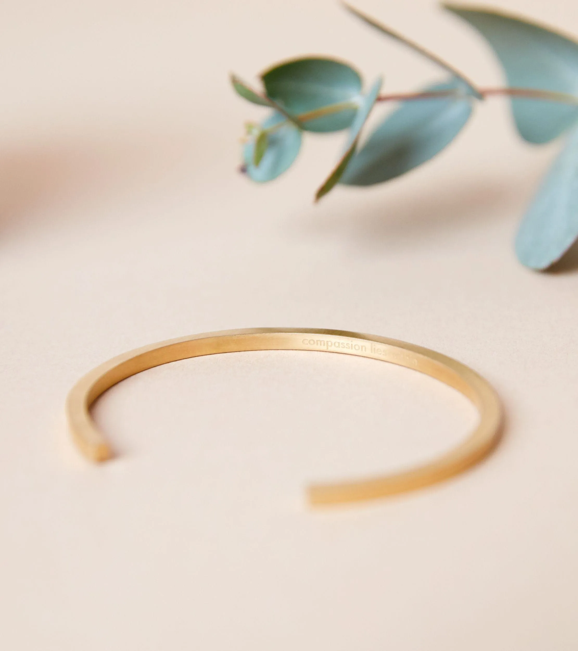 GOLD BANGLE | ILSE COLLECTION