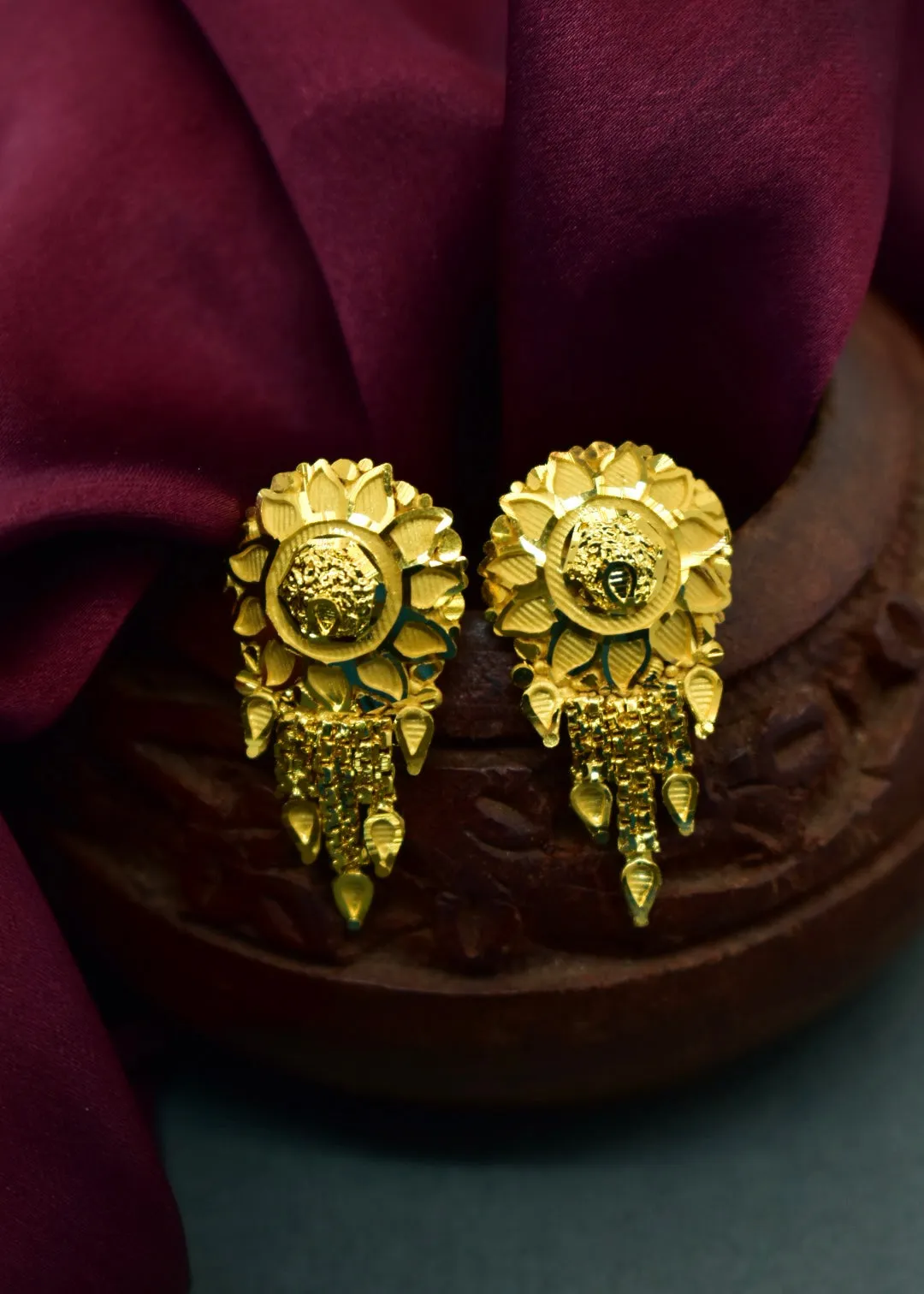 GRACEFUL DESIGNER EARRINGS