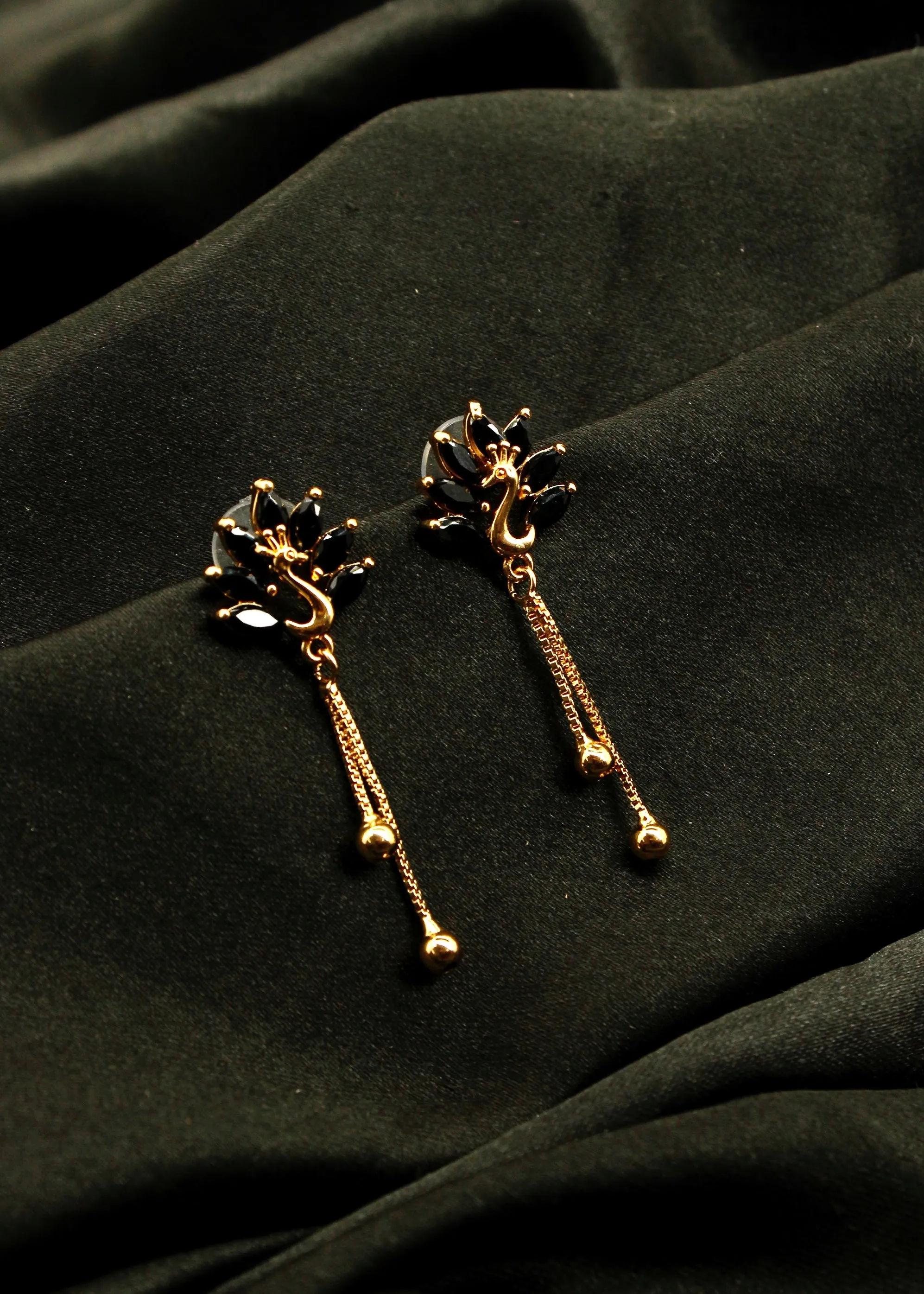 GRACEFUL PEACOCK DIA EARRINGS