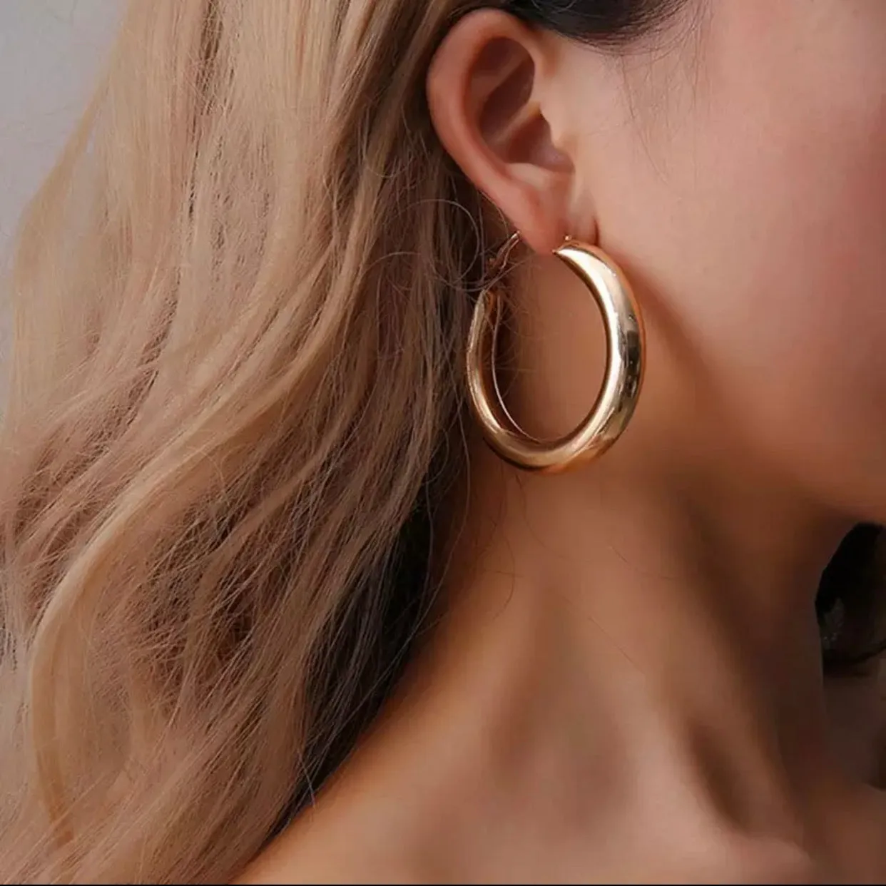 HOOP EARRINGS