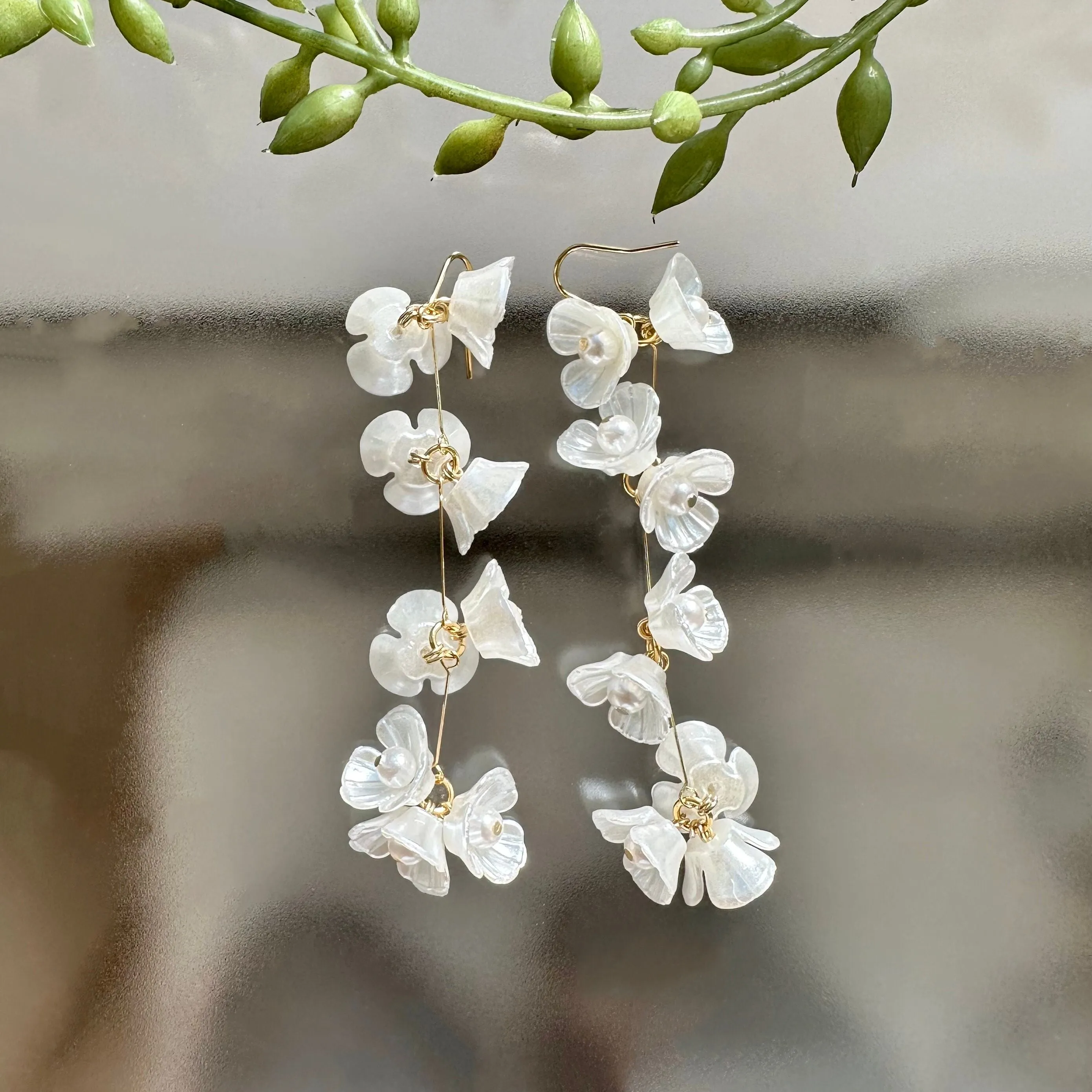 Light and Gorgeous Flower Pierced earrings and Clip-on earrings