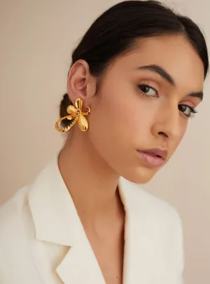 Outhouse   I   Oh Poppi Canal Street Tuberose Stud Earrings Brass, Gold Accessories OHAW21EA031
