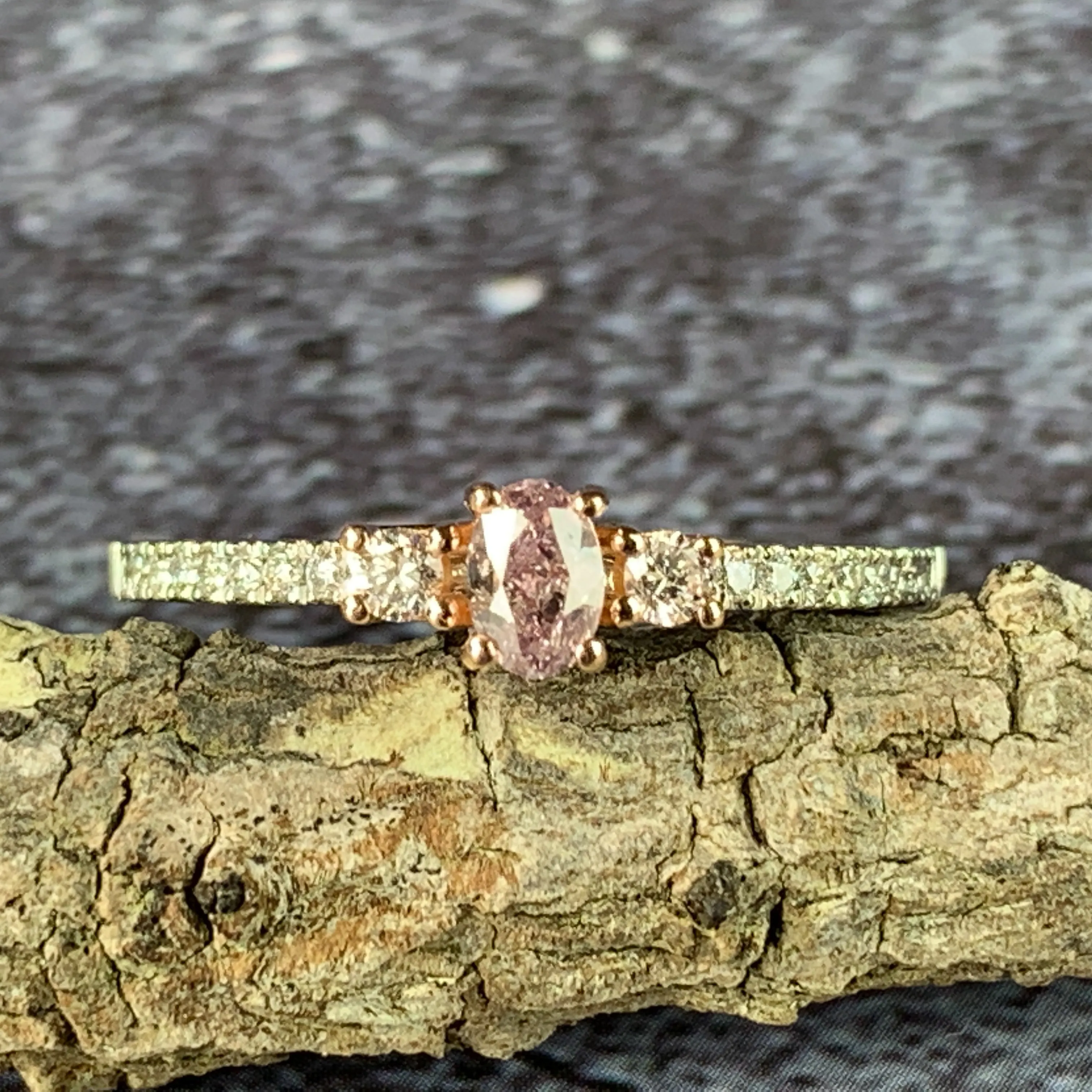 Platinum and 18kt Rose Gold Pink diamond ring with 0.31ct pink and 0.12ct White diamonds