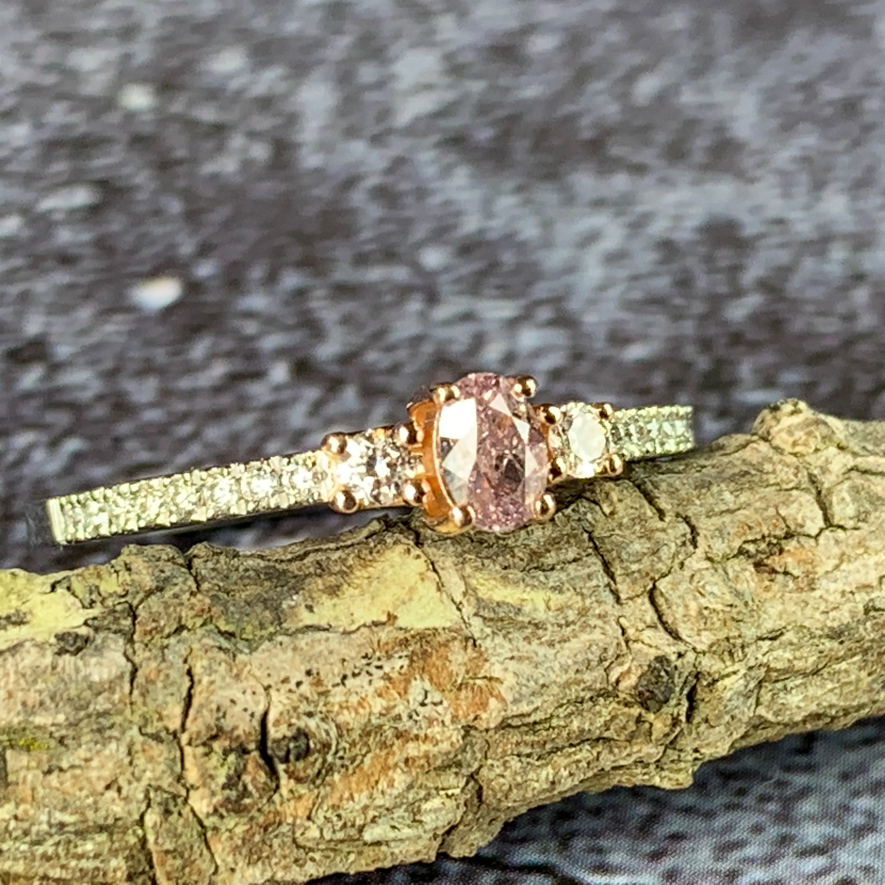 Platinum and 18kt Rose Gold Pink diamond ring with 0.31ct pink and 0.12ct White diamonds