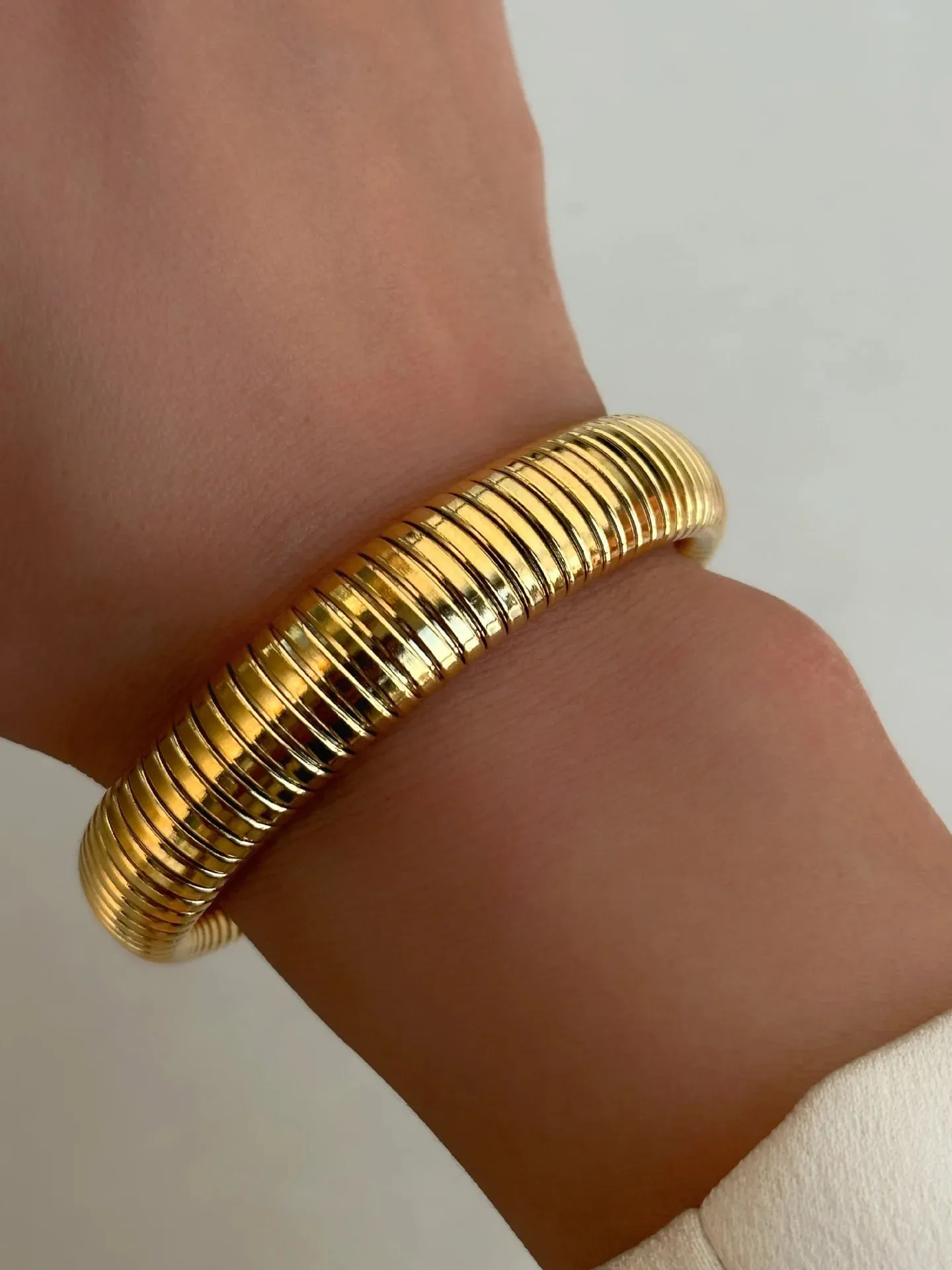 sanceo stackable vintage gold bangles