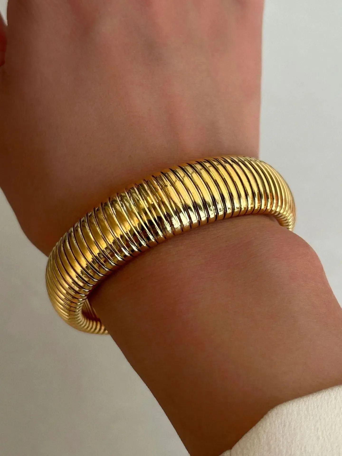sanceo stackable vintage gold bangles