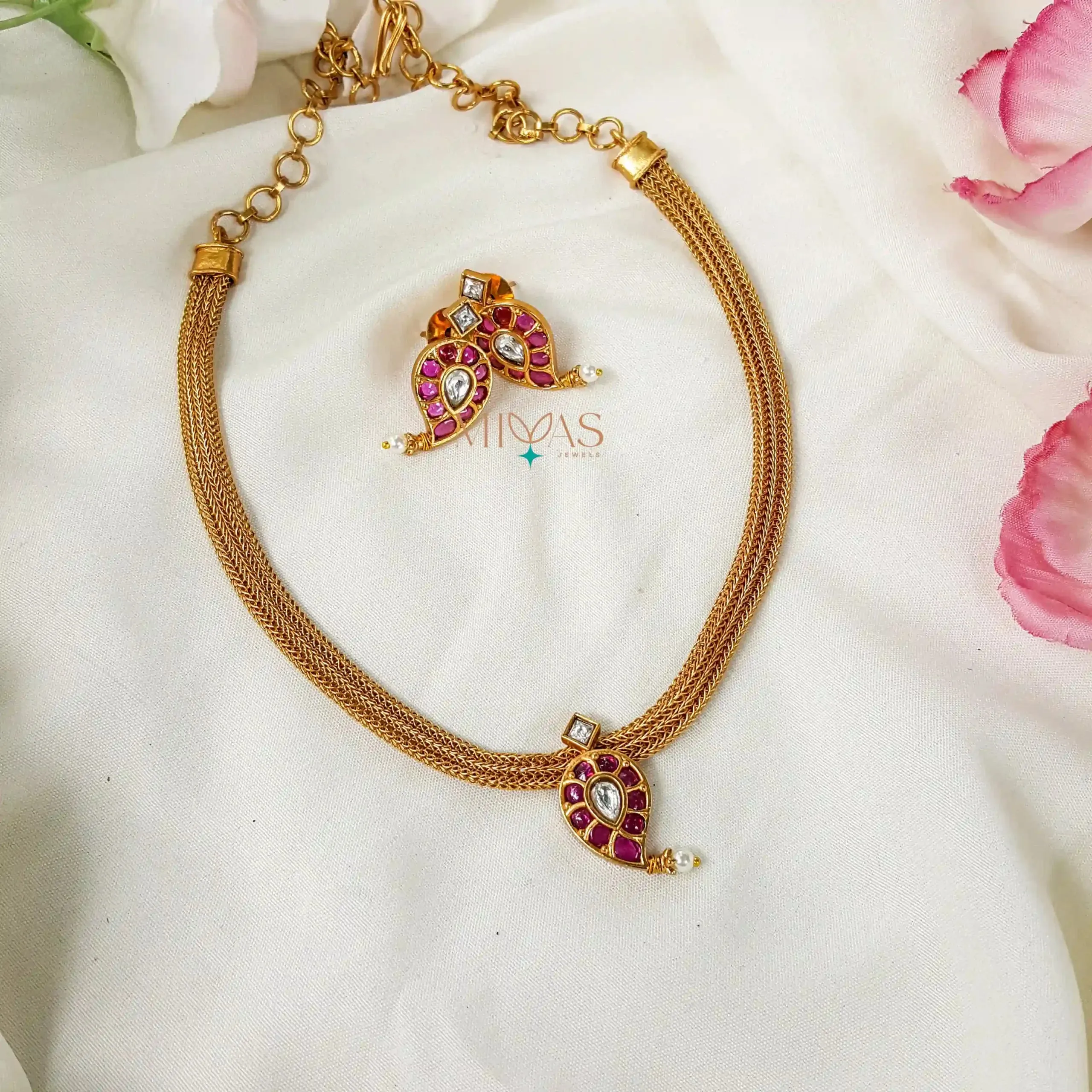 Unique Mango Design Necklace