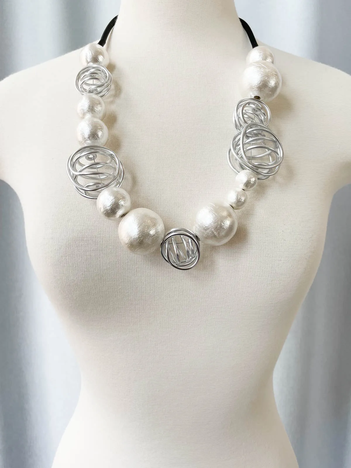 Wilma Necklace, White UL