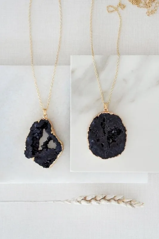 Xander Kostroma Gold Tone Long Length Maxi Raw Black Agate Pendant Necklace – 68 cm, Healing Crystal Necklace for Women, Protection and Grounding Jewelry, Unique Gift for Spiritual Wellness Enthusiasts