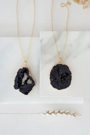 Xander Kostroma Gold Tone Long Length Maxi Raw Black Agate Pendant Necklace – 68 cm, Healing Crystal Necklace for Women, Protection and Grounding Jewelry, Unique Gift for Spiritual Wellness Enthusiasts